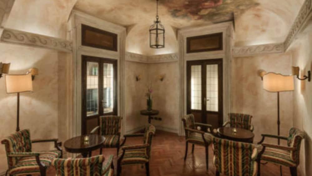Palazzo Cardinal Cesi Hotel Рим Екстериор снимка