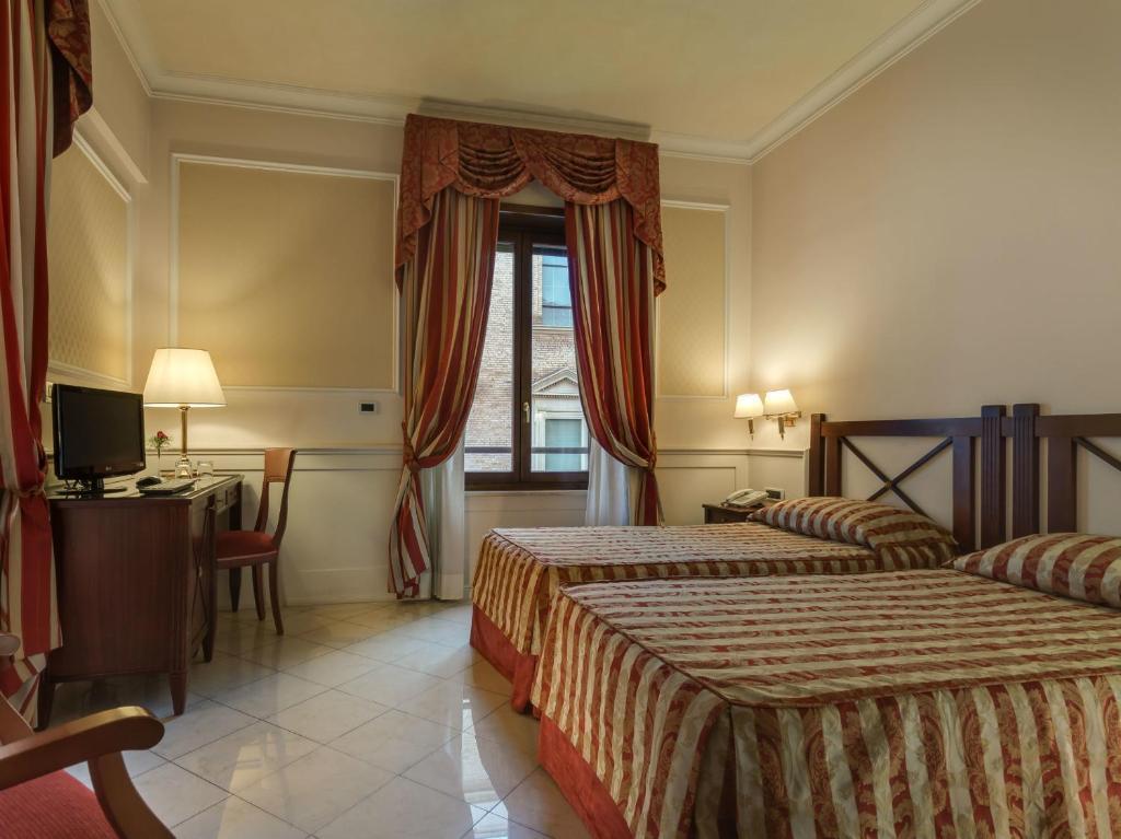 Palazzo Cardinal Cesi Hotel Рим Екстериор снимка