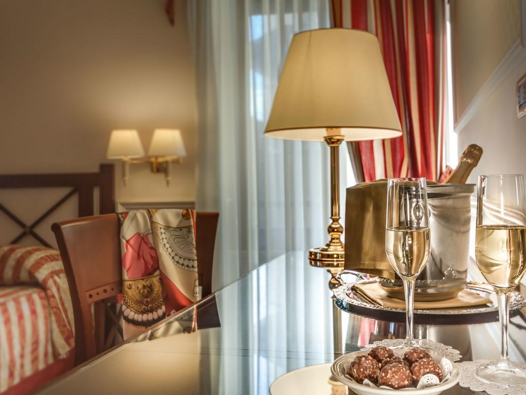 Palazzo Cardinal Cesi Hotel Рим Екстериор снимка