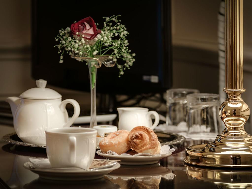 Palazzo Cardinal Cesi Hotel Рим Екстериор снимка